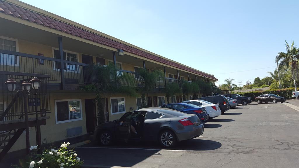 Anaheim Astoria Inn & Suites Exterior foto