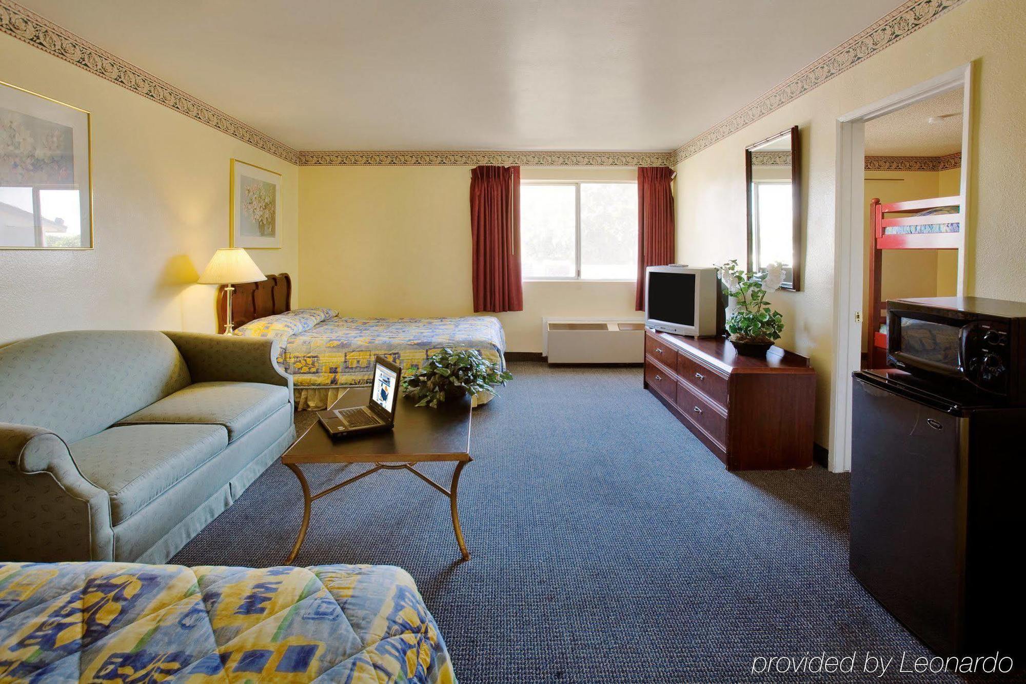 Anaheim Astoria Inn & Suites Habitación foto